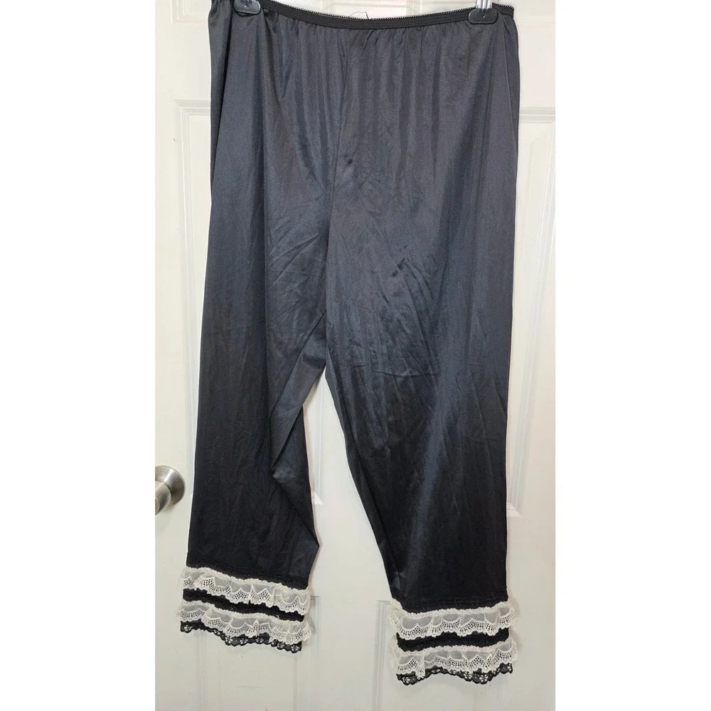 VTG ILGWU Lingerie Culottes Split Slip Pants Black White Lace Trim Size 36 38 - Picture 2 of 5